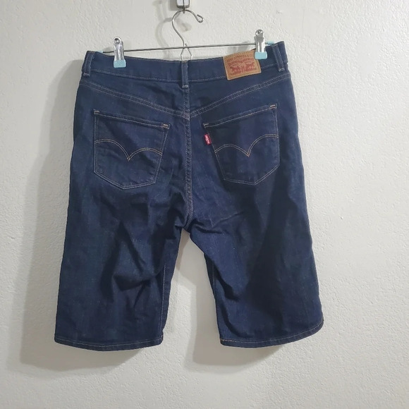 LEVI'S Dark Wash Classic Bermuda Shorts Size 28 - Picture 2 of 6